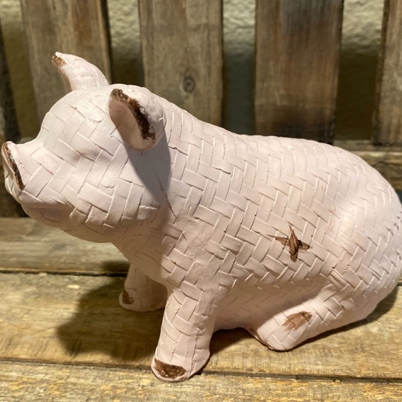 Farmhouse Pig Statues Set of 2, Country Pigs, Resin Pink Pig & Resin White Pig - Picture 13 of 16